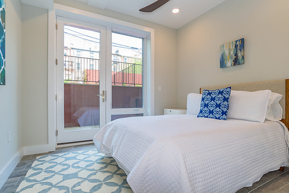 222 1st St Apt 2-17
