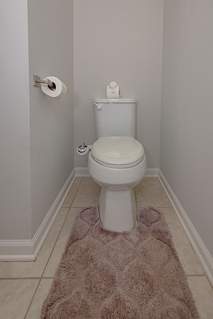 166 Richmond Dr-38