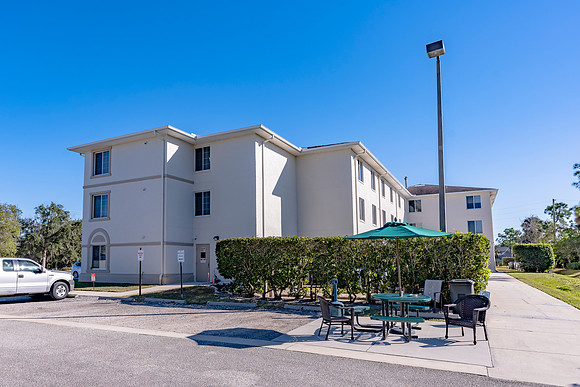 Luther Hall Appts Exterior HR-2