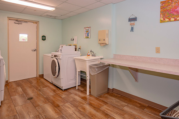 Luther Hall Laundry HR-1