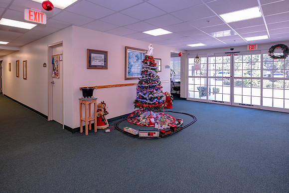 Luther Hall Entryway & Mailroom HR-1
