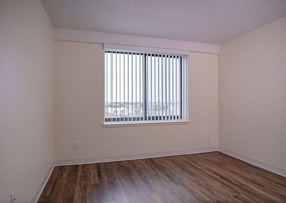 Central Manor Apartment Homes_LR-1