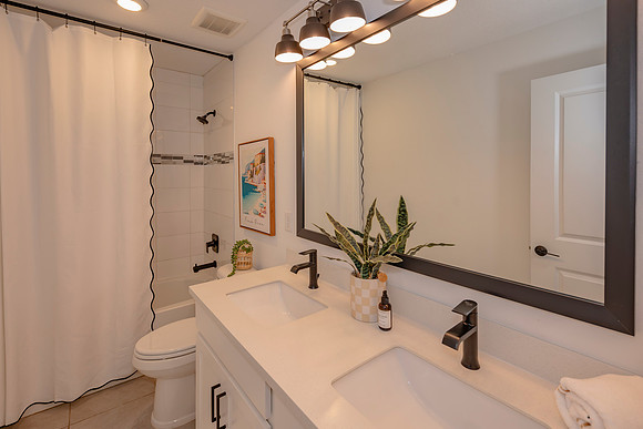 132 Millenia Dr Interiors Lo_Res-16