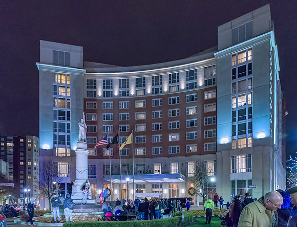 Tree Lighting Crowd-4