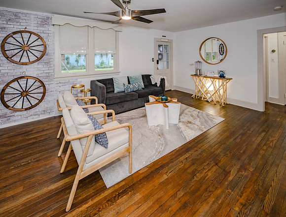 237 Rainey Ave Living-4
