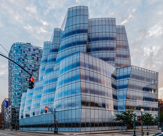 Gehry Building, 18th St