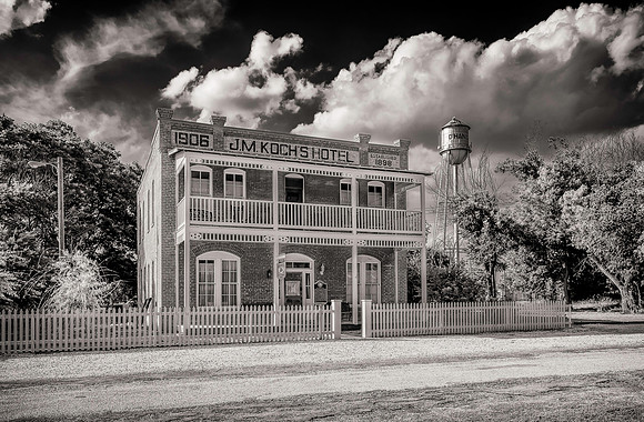Texas B&W-8