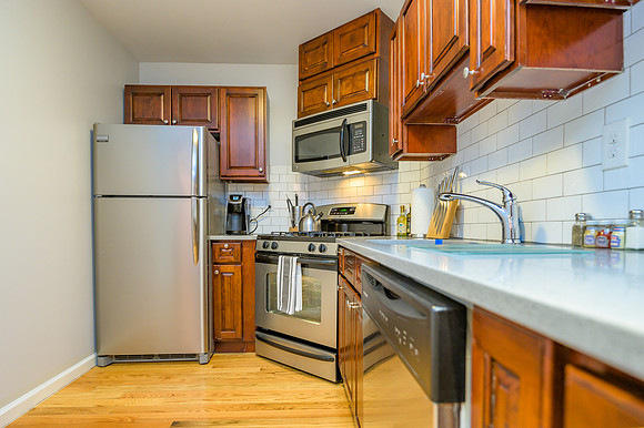 615 Jersey Ave-17