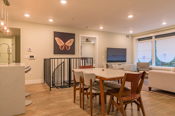 222 1st St Apt 2-3