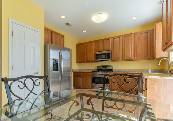 242 Morning Glory Kitchen-3
