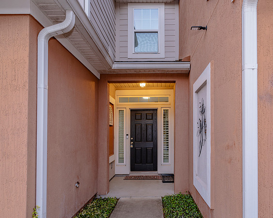 166 Richmond Dr-4