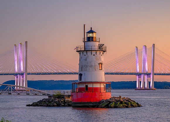 Sleepy Hollow Lighthouse & Mario Cuomo Bridge