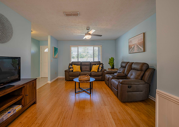 8- 1520 Republic Dr_LR