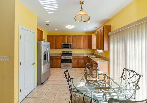 242 Morning Glory Kitchen-1