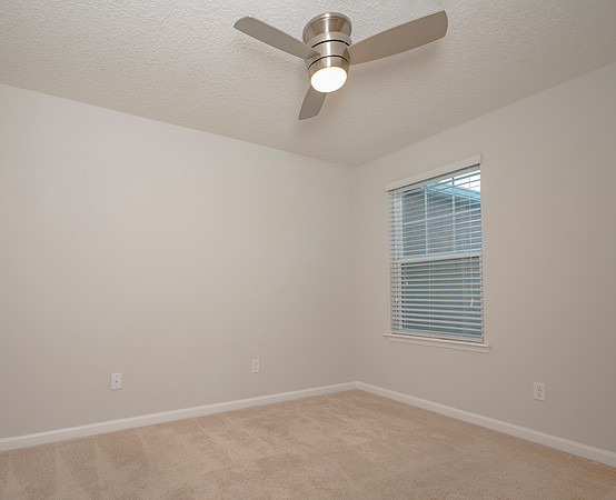 166 Richmond Dr-13