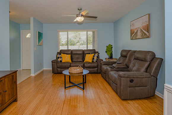 1520 Republic Dr LivingRoom