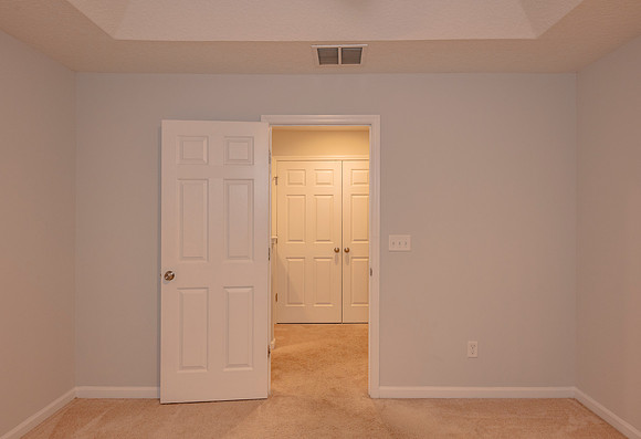 166 Richmond Dr-22