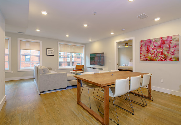 222 1st St Apt 3-28