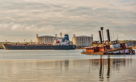 Two Ships, Two Tanks
