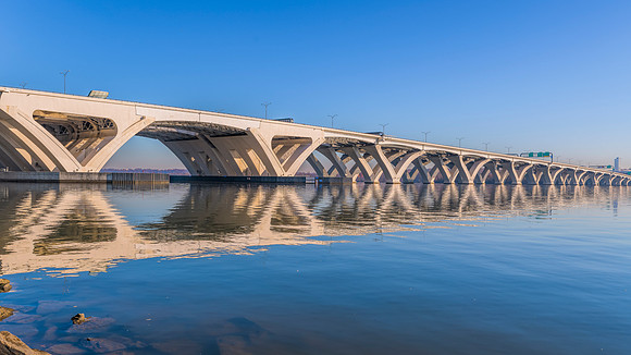Alexandria Bridge Reflections_16x9