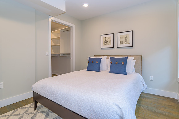 222 1st St Apt 3-17