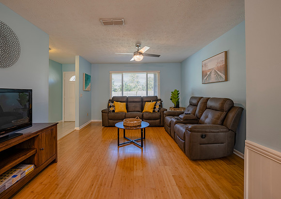 8- 1520 Republic Dr