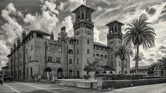 Lichtner Museum B&W