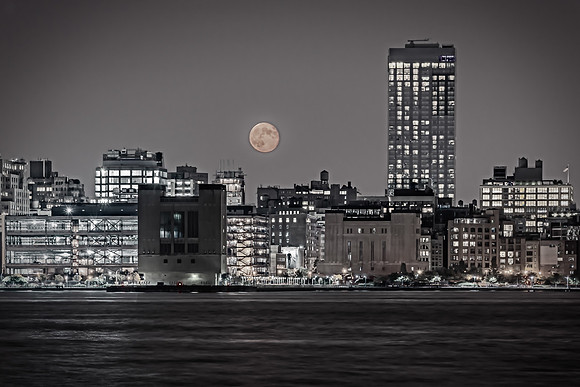 Manhattan Moon
