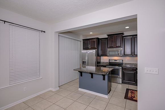 166 Richmond Dr-30