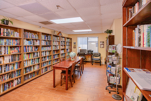 Central Manor Apartment Homes_LR-24