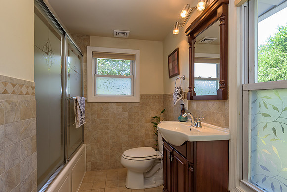 265 E Smith St BATH1