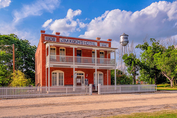 JM Koch Hotel DHanis TX_2x3