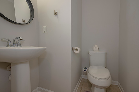 166 Richmond Dr_LR-36