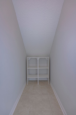 166 Richmond Dr_LR-32