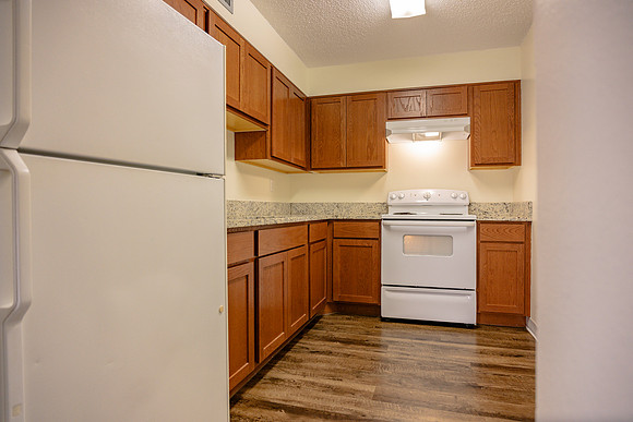 Central Manor Apartment Homes_LR-10