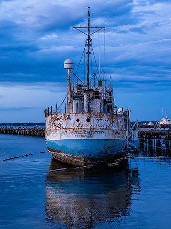 Arctic Discoverer