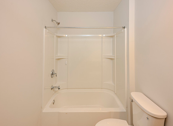 166 Richmond Dr_LR-17