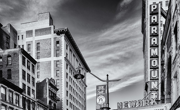 Paramount Close-Up