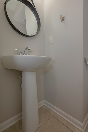 166 Richmond Dr_LR-37