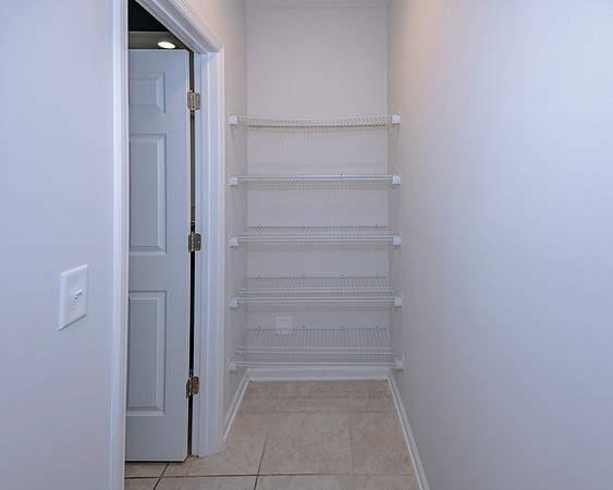 166 Richmond Dr_LR-33