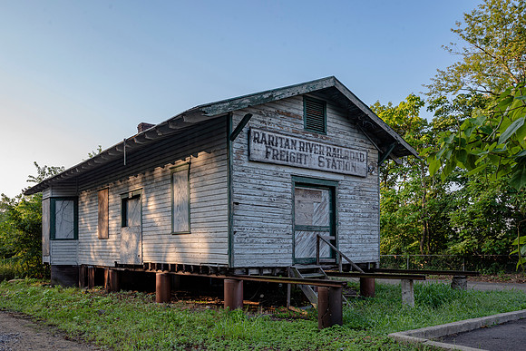 Raritan River Railroad Freight Station Summer 2016_2x3